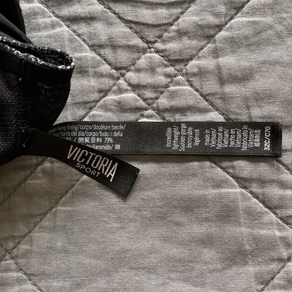 •Victoria’s Secret Sport •Criss-Cross Back Athletic Sports Bra - Picture 5 of 5